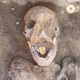 Una momia egipcia encontrada con una lengua dorada.